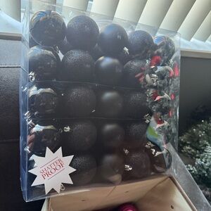 NWT Set of 50 black round ornaments